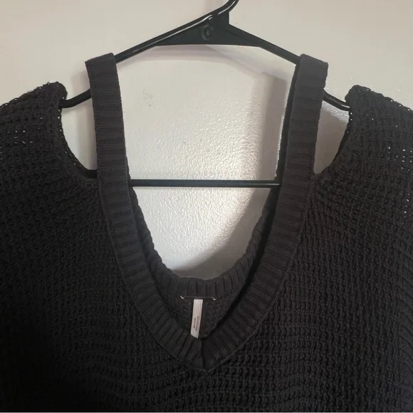 NWOT Free People Cold Shoulder Sweater Size Small - Picture 7 of 9